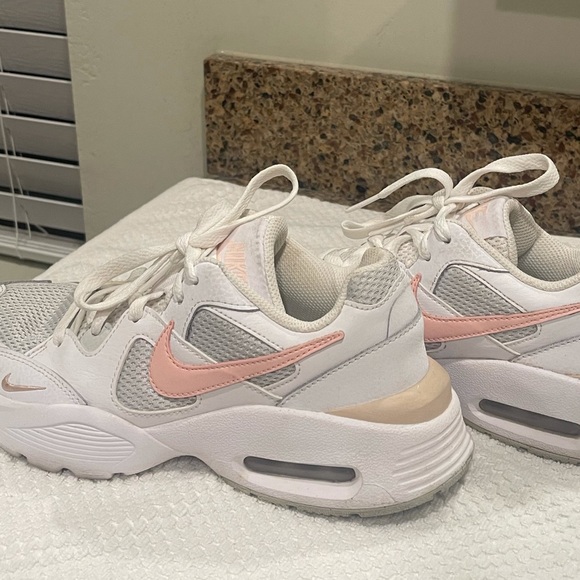 Nike Shoes | Pinkwhite Nike Air Max Fusion Sneakers | Color: Pink/White | Size: 6.5 | Muhchelleee's Closet